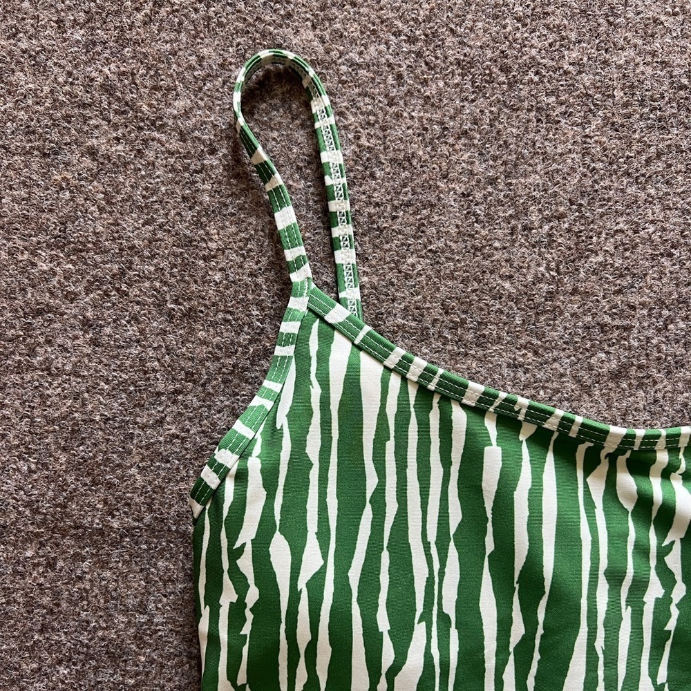 NWT H&M One Piece Swimsuit Green White Bundle of 2 Pieces Women’s Size Small - Picture 15 of 15
